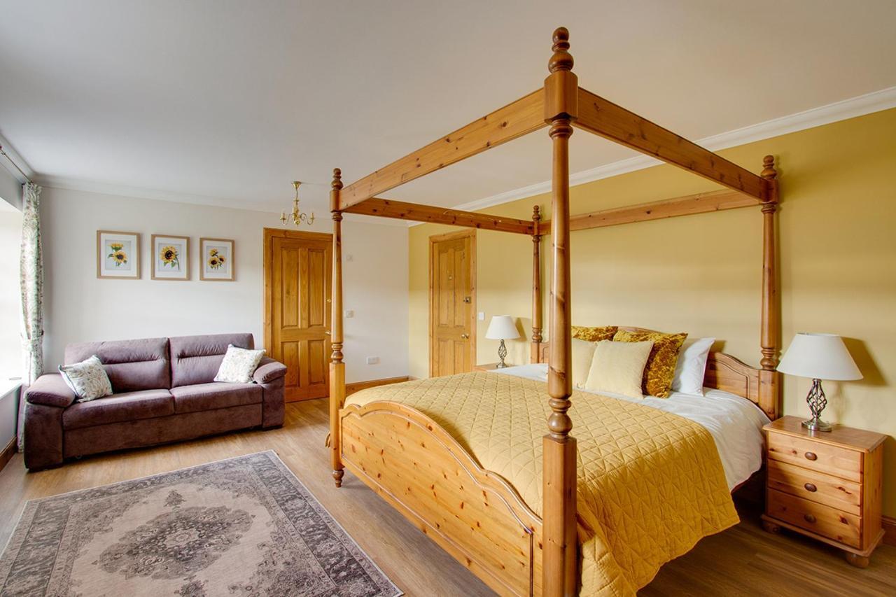 Home Farm B&B - Sunflower Room Forfar Exteriör bild